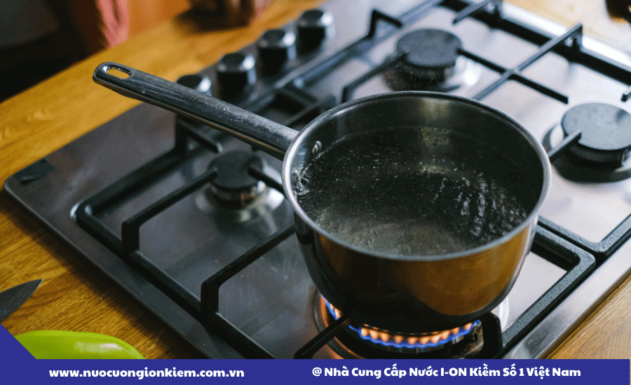 Nước tinh khiết pha sữa có cần đun sôi không